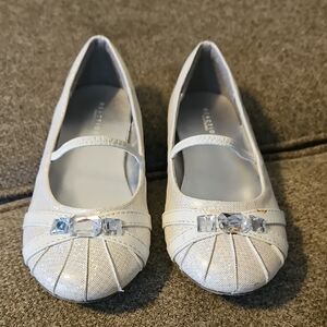 Kenneth Cole Reaction White Dress Shoes with Elegant Design